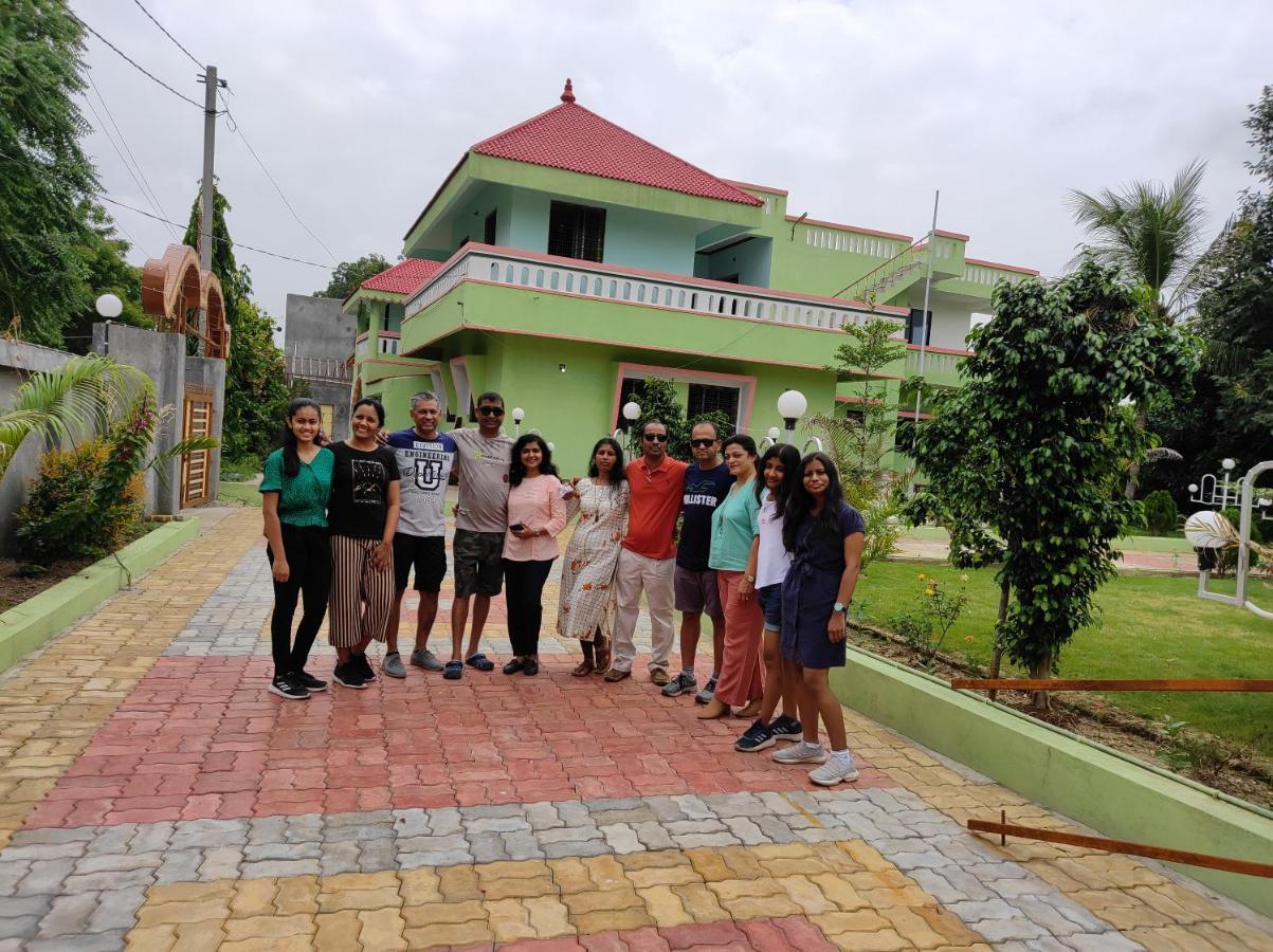 Kevadia Vrundavan Home Stay And Village Resort מראה חיצוני תמונה
