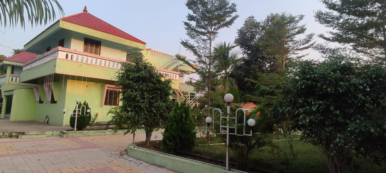 Kevadia Vrundavan Home Stay And Village Resort מראה חיצוני תמונה