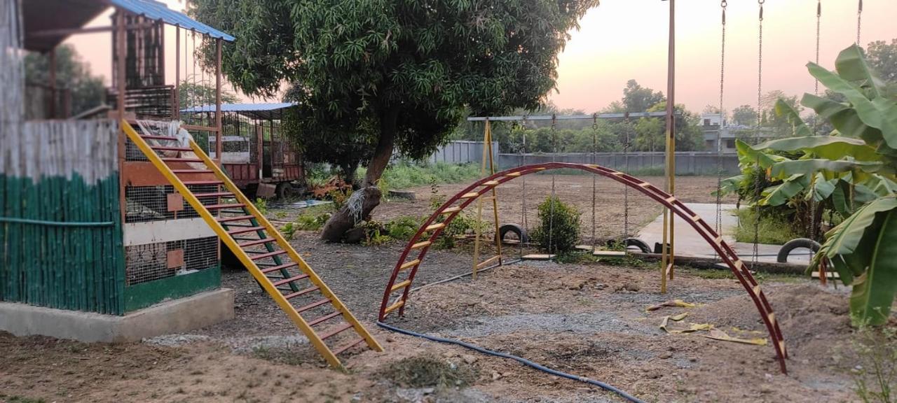 Kevadia Vrundavan Home Stay And Village Resort מראה חיצוני תמונה